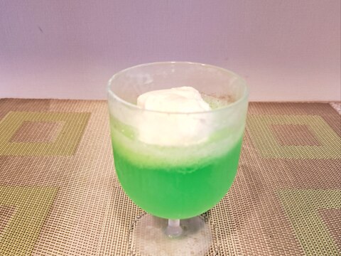 実はゼリー!なんちゃってクリームソーダ